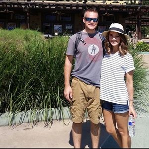 Meet your Posher, Adrianne