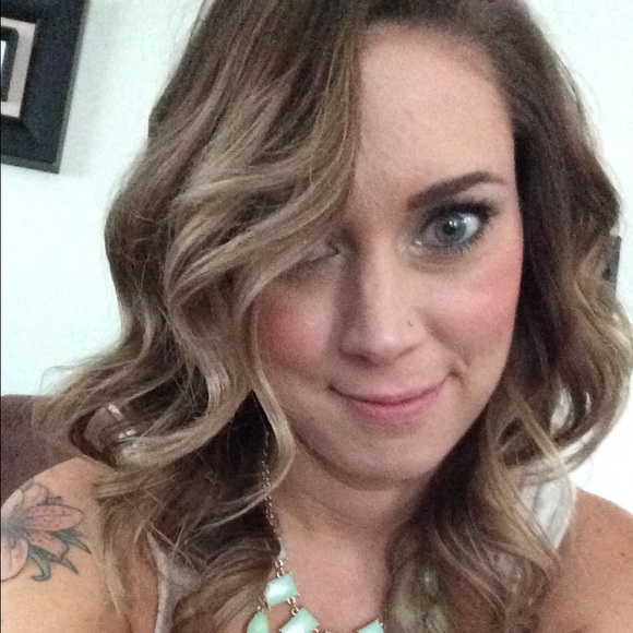 Meet your Posher, Christina - Picture 1 of 1