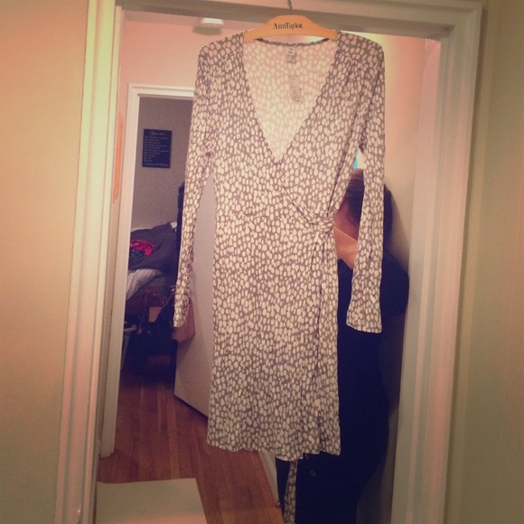 Old navy long sleeve wrap dress.