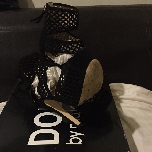 BLACK SEXY SHOE BY MOJO MOXY - Picture 2 of 3