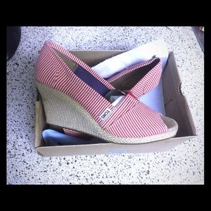 Brand New Toms wedge