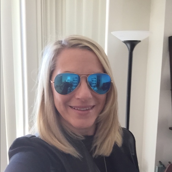 Meet your Posher, Sharon