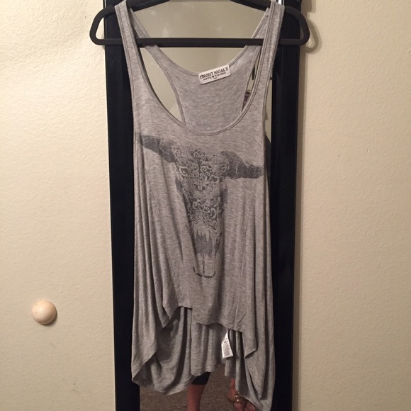 muscle tank top
