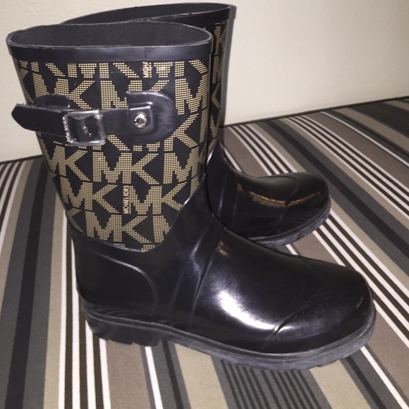 Rain boots