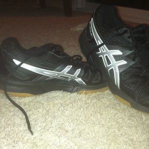 Asics volleyball shoes