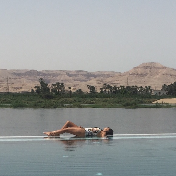 Meet your Posher, Bruna - Picture 2 of 4