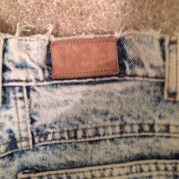 Vintage acid washed high waist Lee shorts - Picture 3 of 4