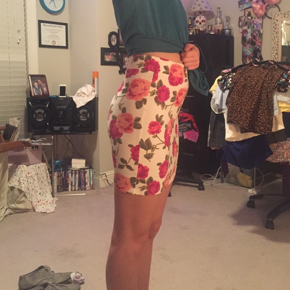 Pink Floral Mini - Picture 3 of 3