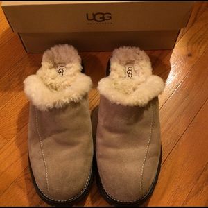 AUTHENTIC UGG SLIP ONS, WOMENS 9, EUC