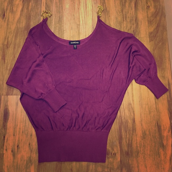 BeBe Mid Sleeve Top w/ Gold Chains