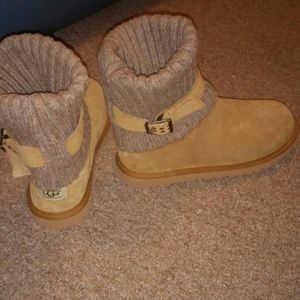 BRAND NEW NEVER WORN AUTHENTIC UGGS !!