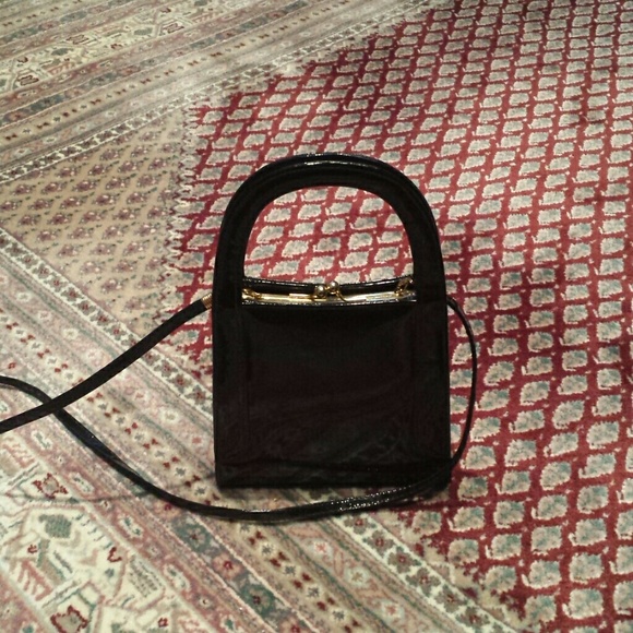 🆑Black leatherette go out bag.🆑 - Picture 2 of 3