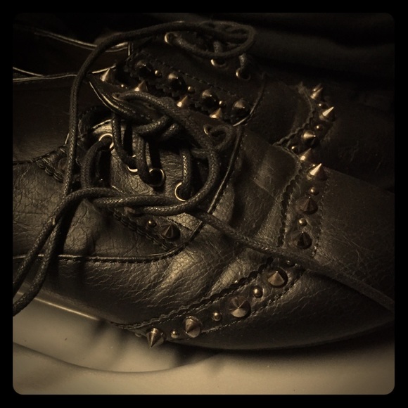 Black Oxford studded shoes