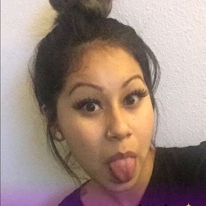 Meet your Posher, Ana