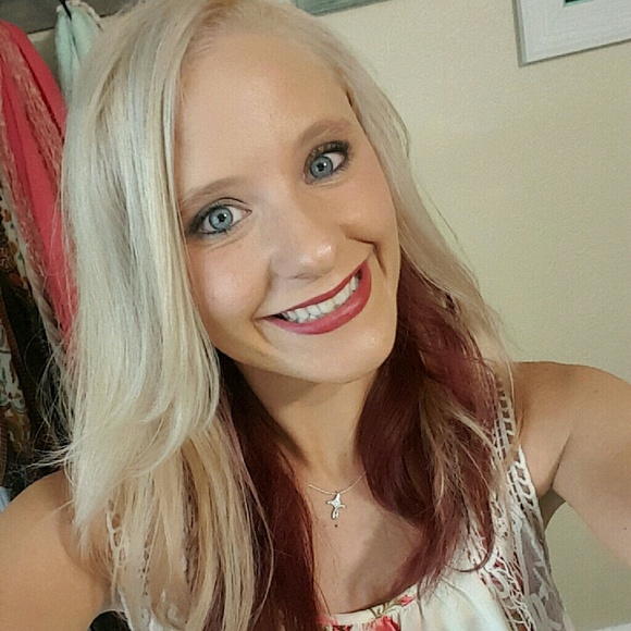 Meet your Posher, Amanda