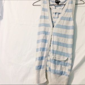 Sleeveless button up cardigan