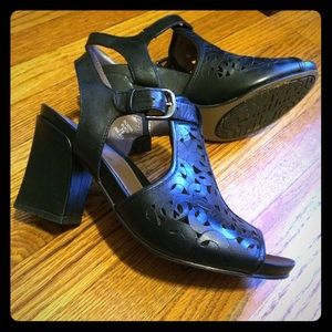 ❌SOLD❌Earthies Black Heel