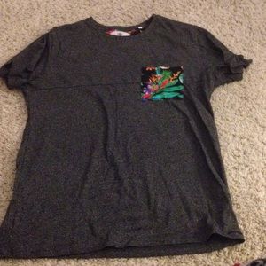 Graphic pocket black tee