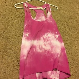 Razor back, pink tank