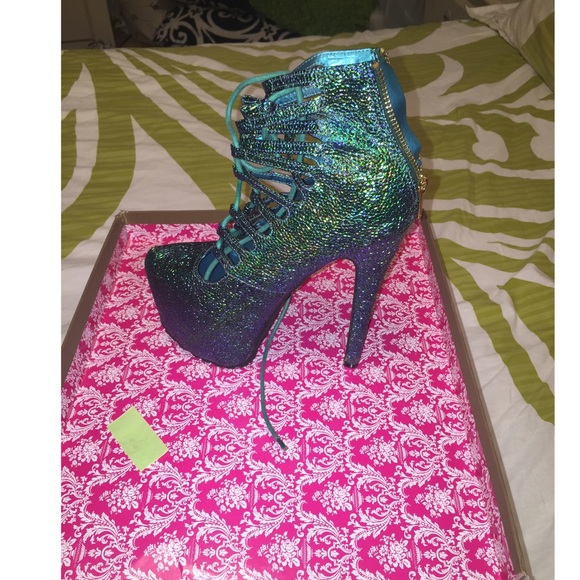 Privilege glitter booties!