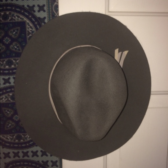 Grey hat