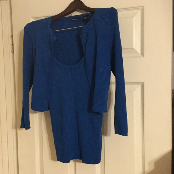 Blue 2 piece top set. 1 tank & 1 cover up