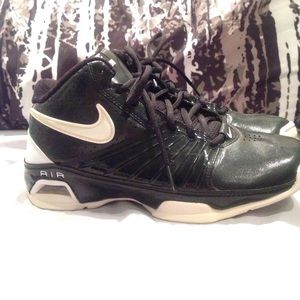 Nike Air women's basketball shoes