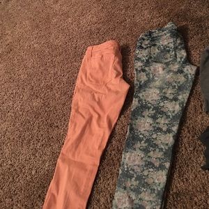 2 pairs of cropped pants