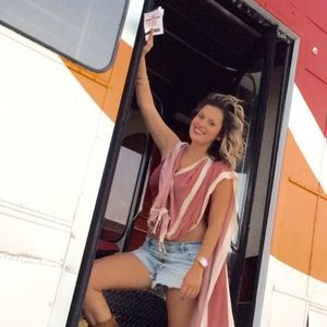 Meet your Posher, Melanie