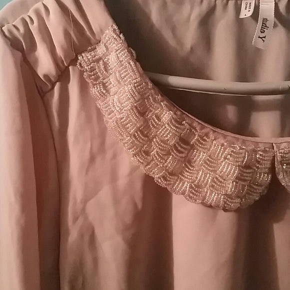 Top - Picture 2 of 4