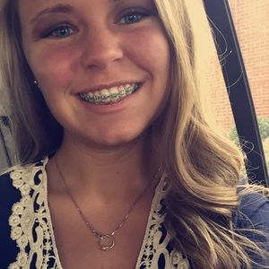 Meet your Posher, Ava