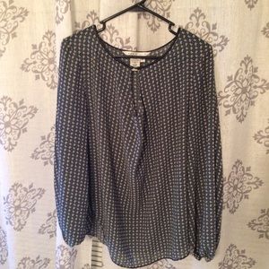 Max Studio blouse with key hole detail in front
