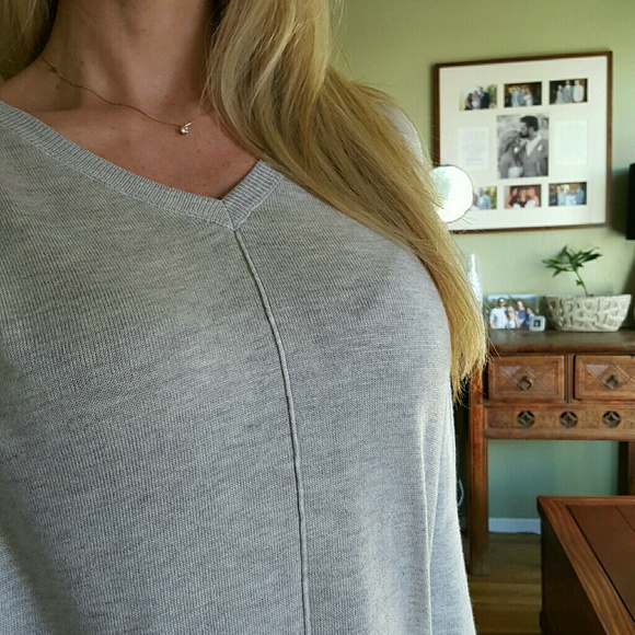RESERVED πBeautiful Heather Gray Sweater - Picture 2 of 4