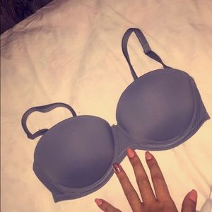 ✨SOLD ON MERCARI✨VS PINK BRA