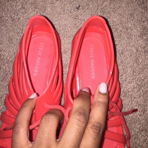 Sandals - Picture 2 of 3