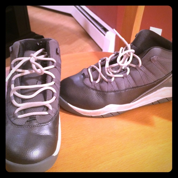Kids grey Jordan's