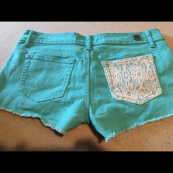 Shorts - Picture 2 of 3