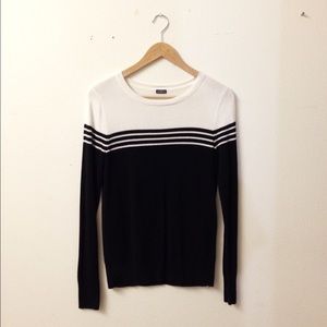 Brandy Melville 'One Size' Black Stripes Sweater