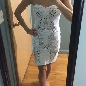 GUESS sweetheart neckline strapless dress