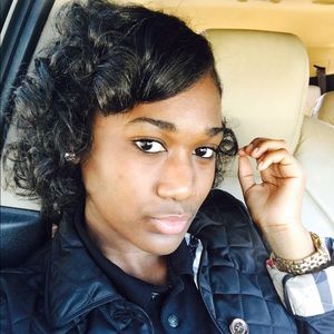 Meet your Posher, Manya