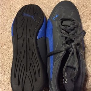 NWOT Never Worn Size 9 Pumas!