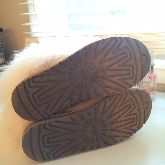 ❌SOLD❌UGG Mongolian Sheepskin Boot size 8 - Picture 2 of 4