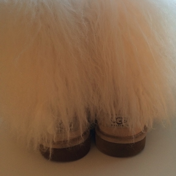 ❌SOLD❌UGG Mongolian Sheepskin Boot size 8 - Picture 3 of 4
