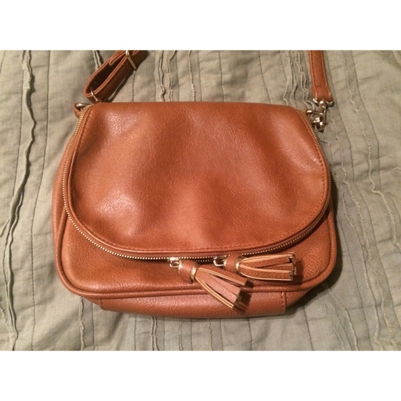 ➵ Brown leather crossbody bag ModCloth
