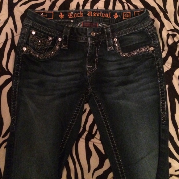 Rock revival jeans! - Picture 2 of 3