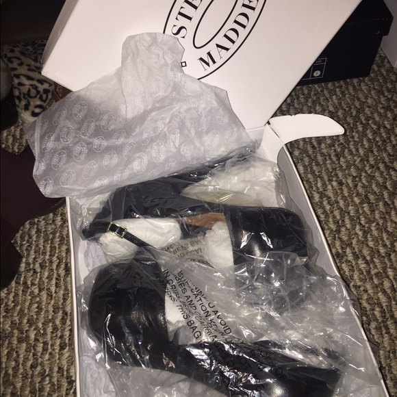 Steve madden ankle strap pumps - Picture 3 of 4