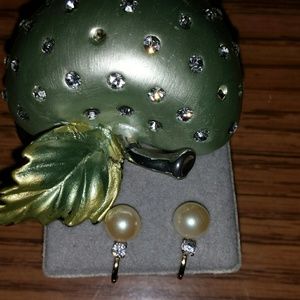 14k gold (pearl/diamond stone)clip earrings.
