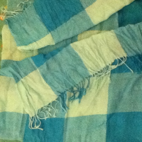 Scarf - Picture 2 of 3