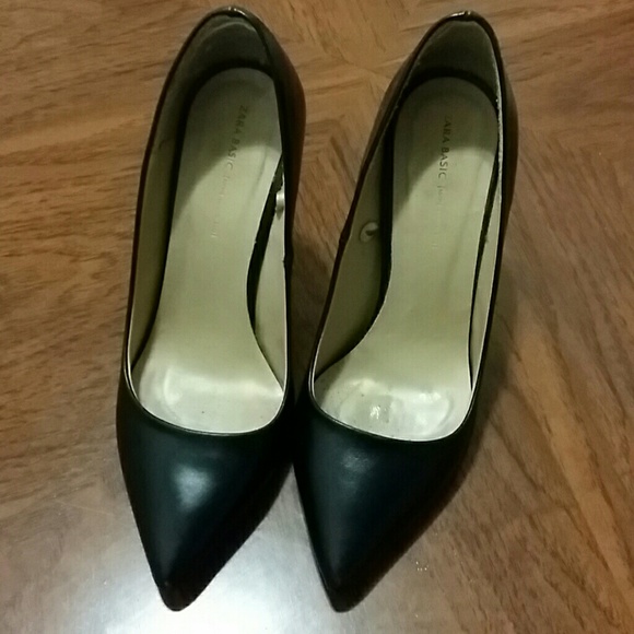 Black Leather Zara Court Pumps size 6