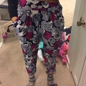 Hipster rose pants